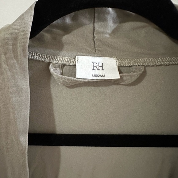 Restoration Hardware Robe. Size medium - Picture 5 of 8